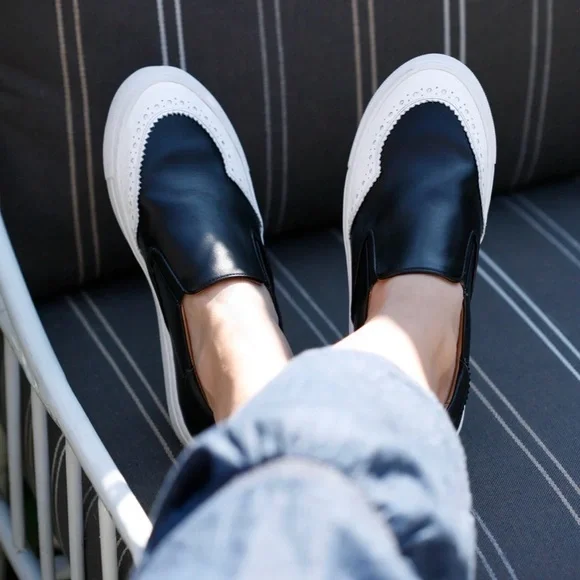 Angela Scott The Harper Sneaker - Picture 9 of 9